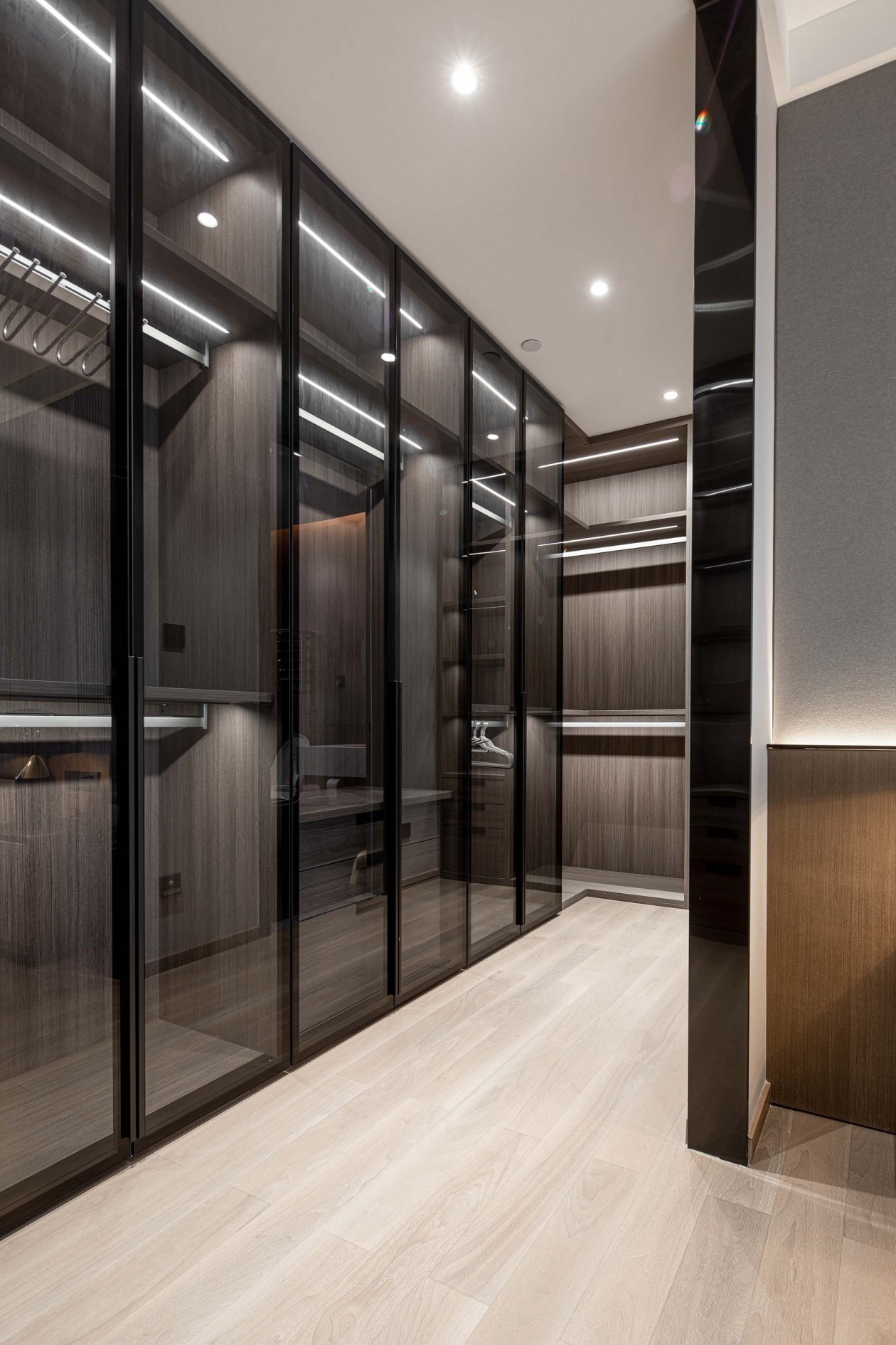 228㎡全屋定制大平層,現(xiàn)代極簡風(fēng)格設(shè)計案例(圖14) 13.jpg